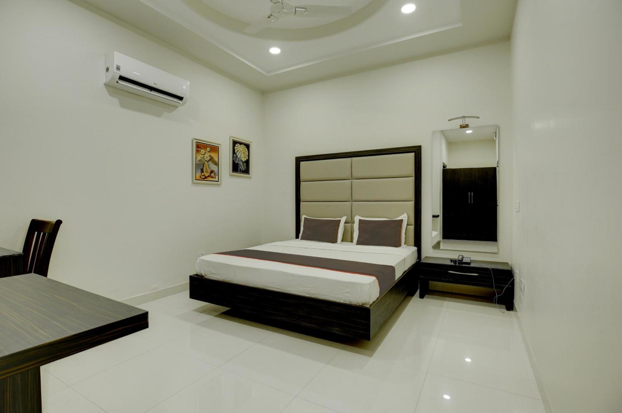Super Collection O Ovel Hotel Grand Abadpura Екстер'єр фото