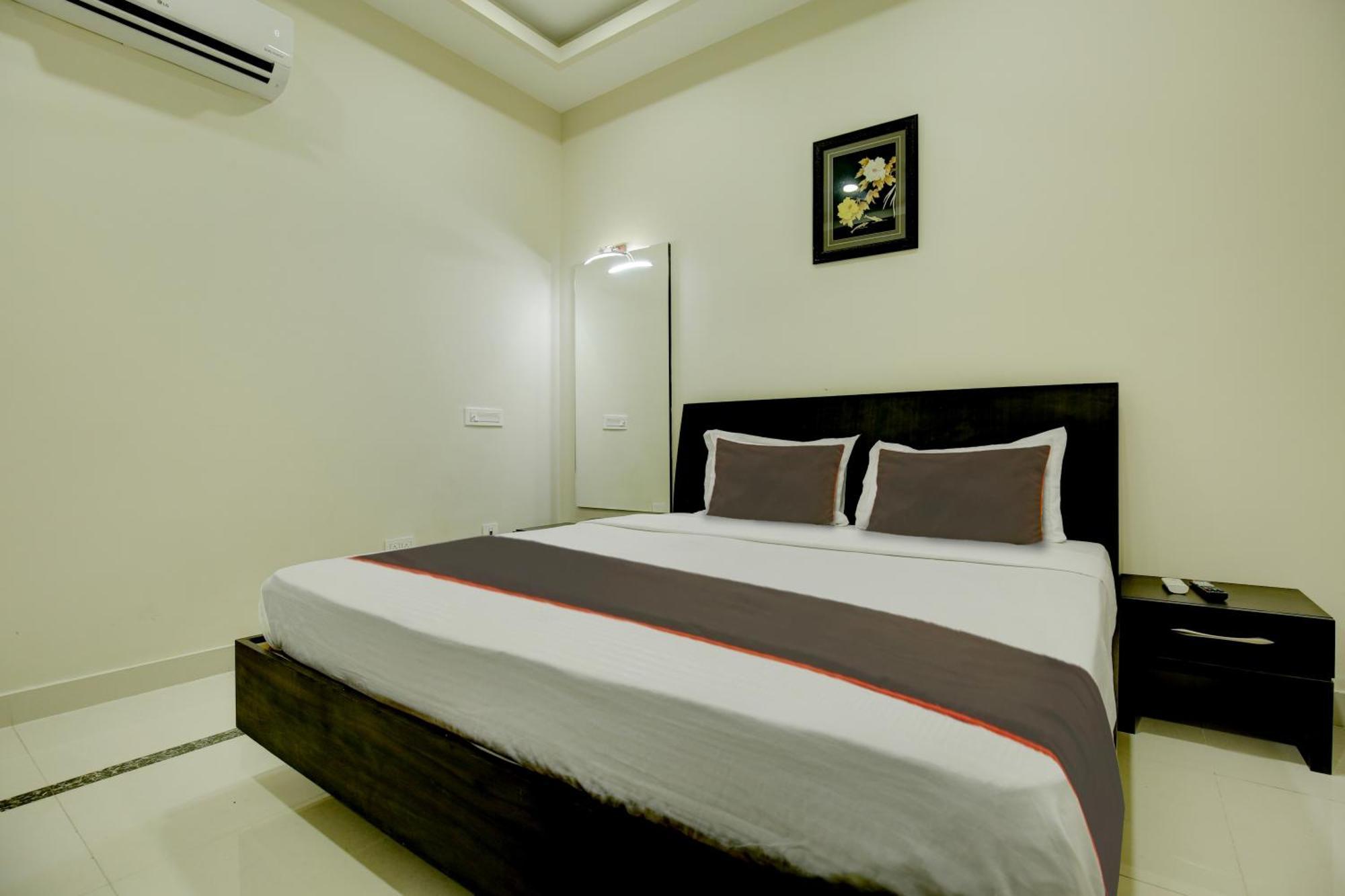 Super Collection O Ovel Hotel Grand Abadpura Екстер'єр фото