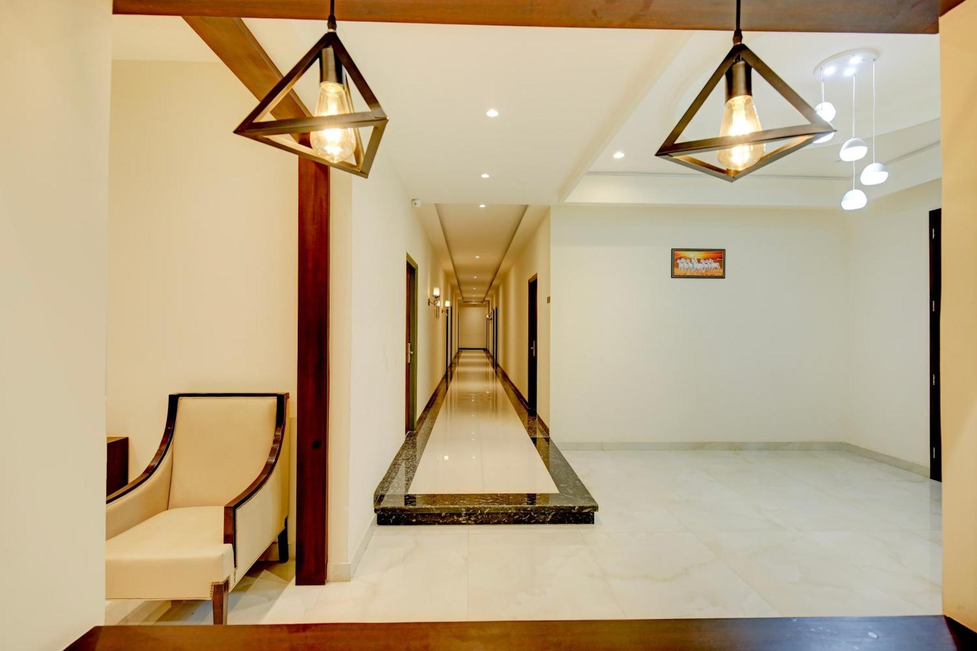 Super Collection O Ovel Hotel Grand Abadpura Екстер'єр фото