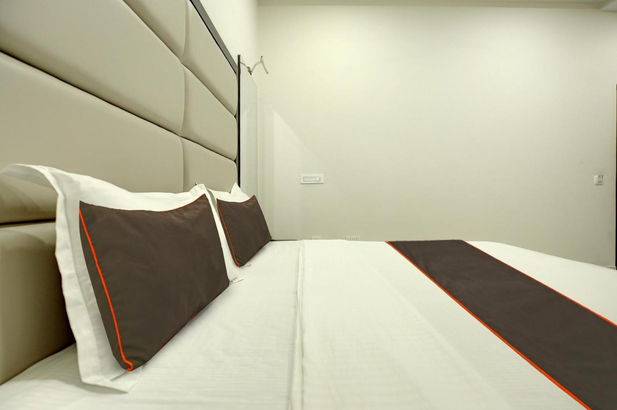 Super Collection O Ovel Hotel Grand Abadpura Екстер'єр фото