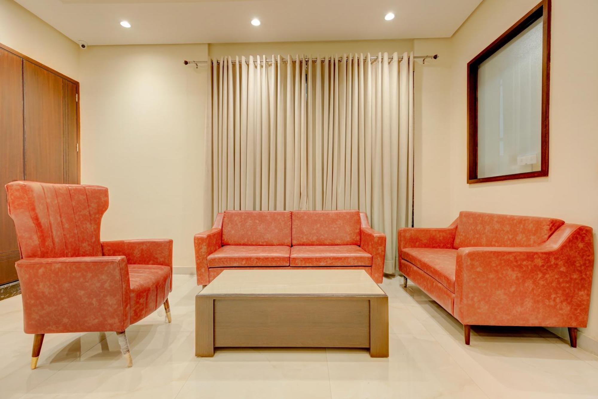 Super Collection O Ovel Hotel Grand Abadpura Екстер'єр фото
