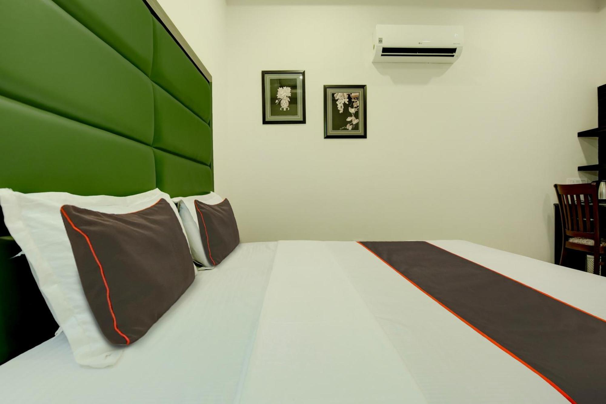 Super Collection O Ovel Hotel Grand Abadpura Екстер'єр фото